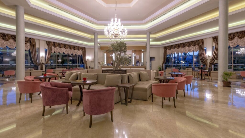 Euphoria Palm Beach Resort